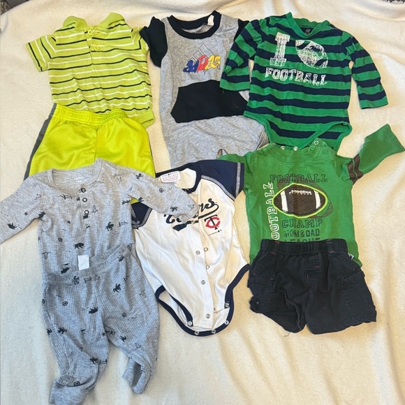 Bundle of shirt, short, onsie 27 boys' clothing 6-9 months for infants/baby - Picture 11 of 12